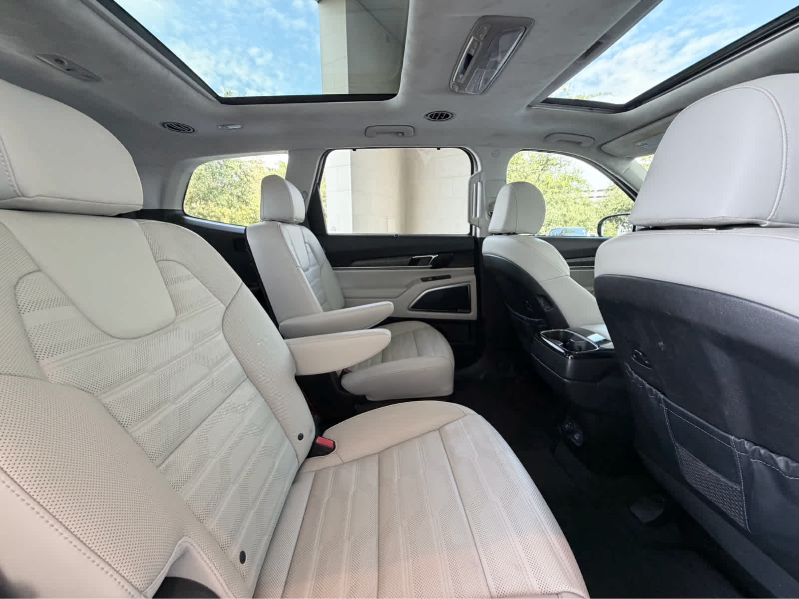 Used 2023 Glacial White Pearl Kia SX Prestige image 35