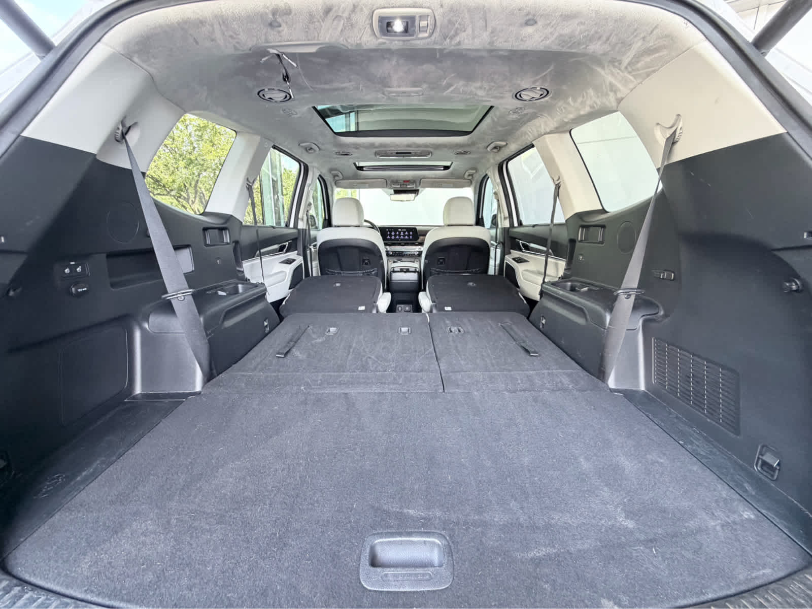 Used 2023 Glacial White Pearl Kia SX Prestige image 37