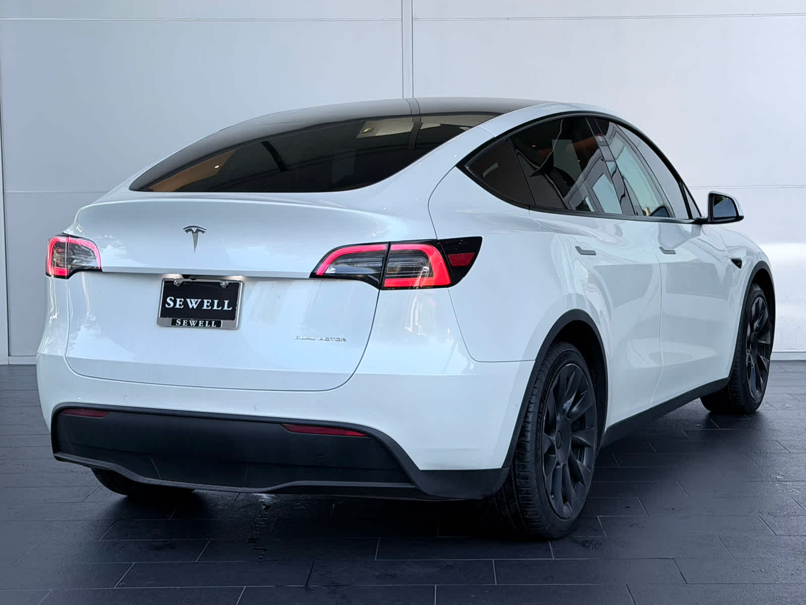 Used 2020 Pearl White Multi-Coat Tesla Long Range image 4