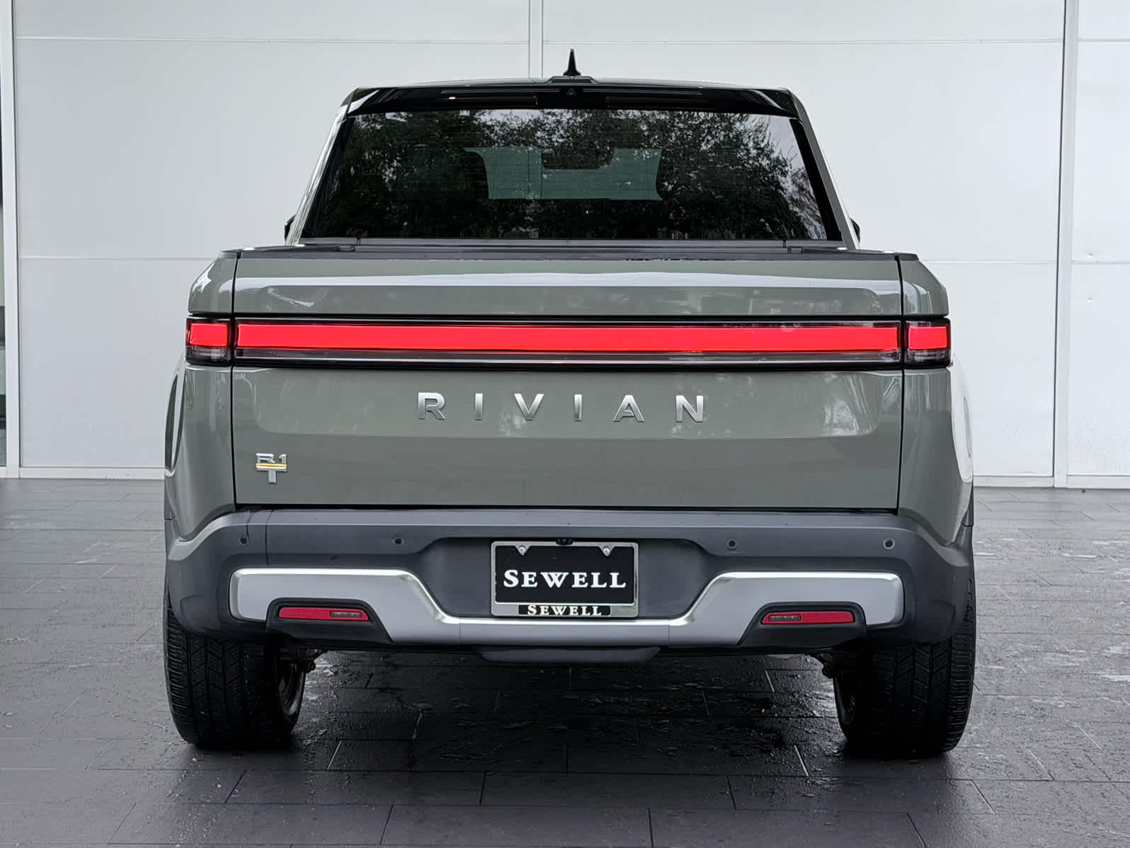 Used 2022 Forest Green Rivian Launch Edition image 5