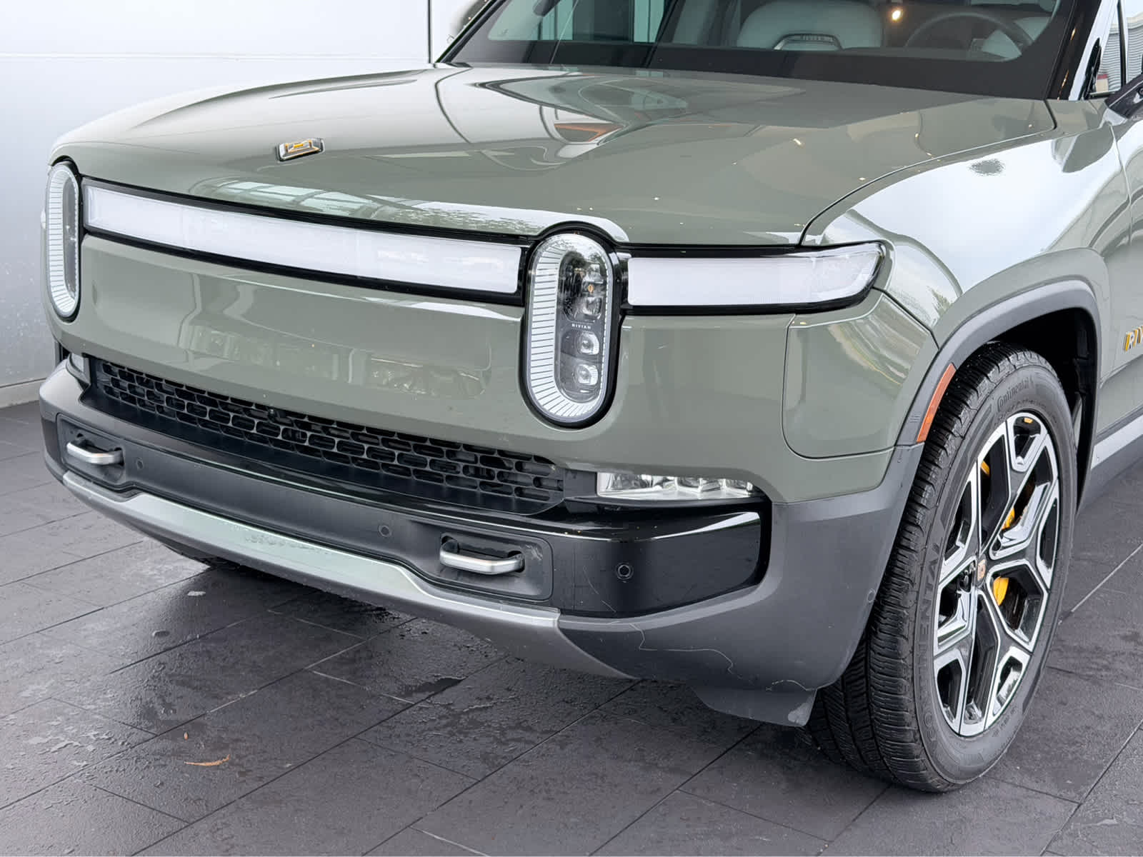 Used 2022 Forest Green Rivian Launch Edition image 8