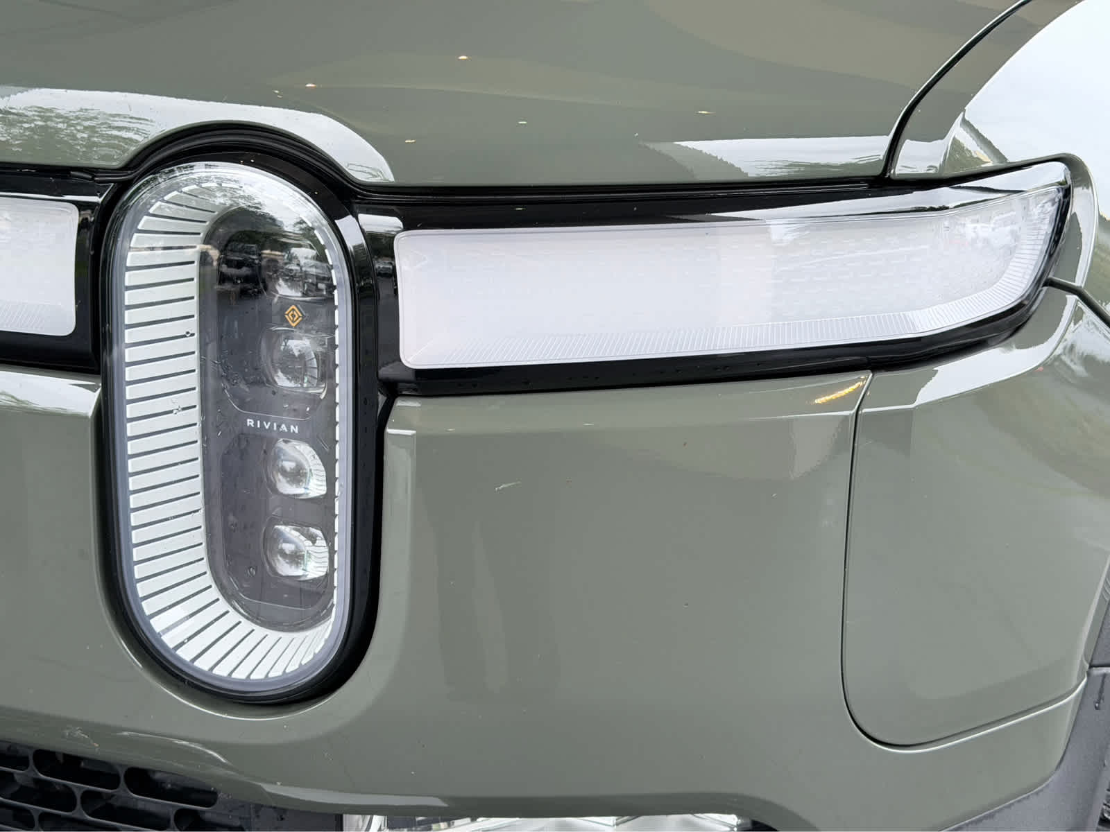 Used 2022 Forest Green Rivian Launch Edition image 9