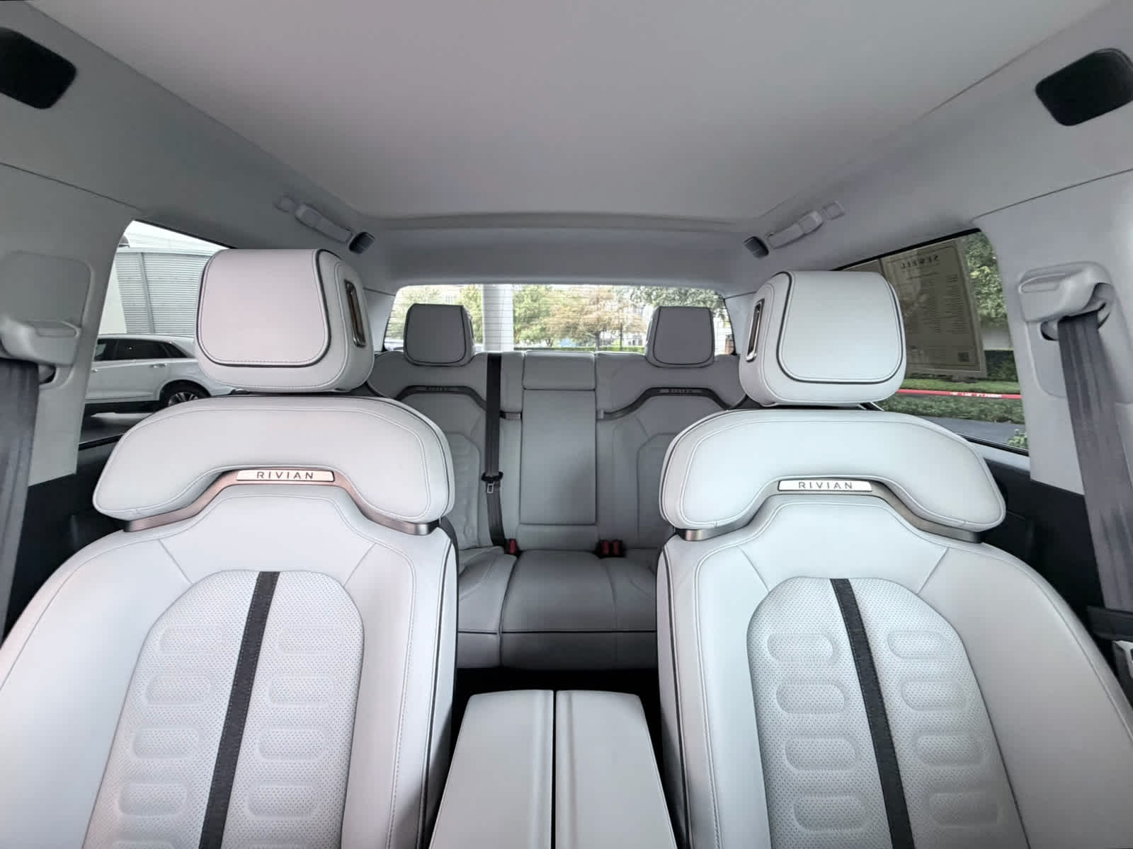 Used 2022 Forest Green Rivian Launch Edition image 16