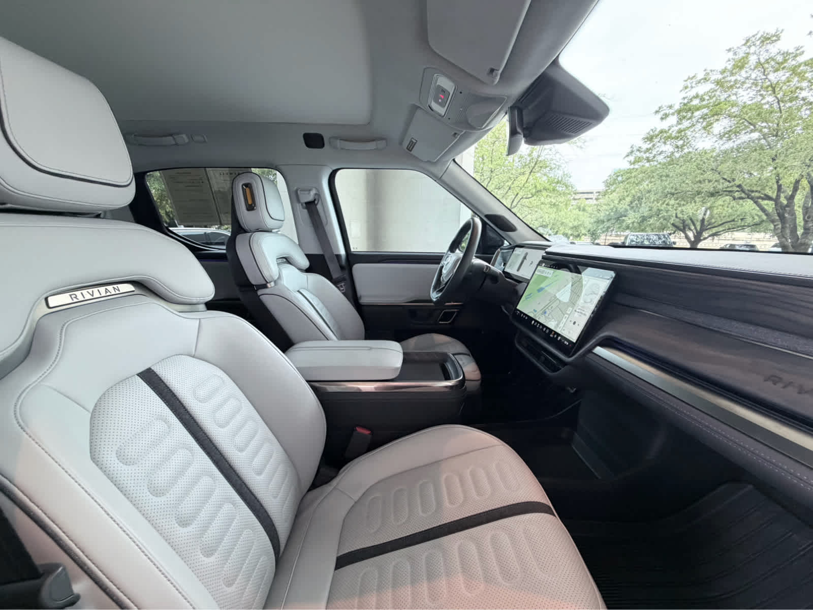 Used 2022 Forest Green Rivian Launch Edition image 17