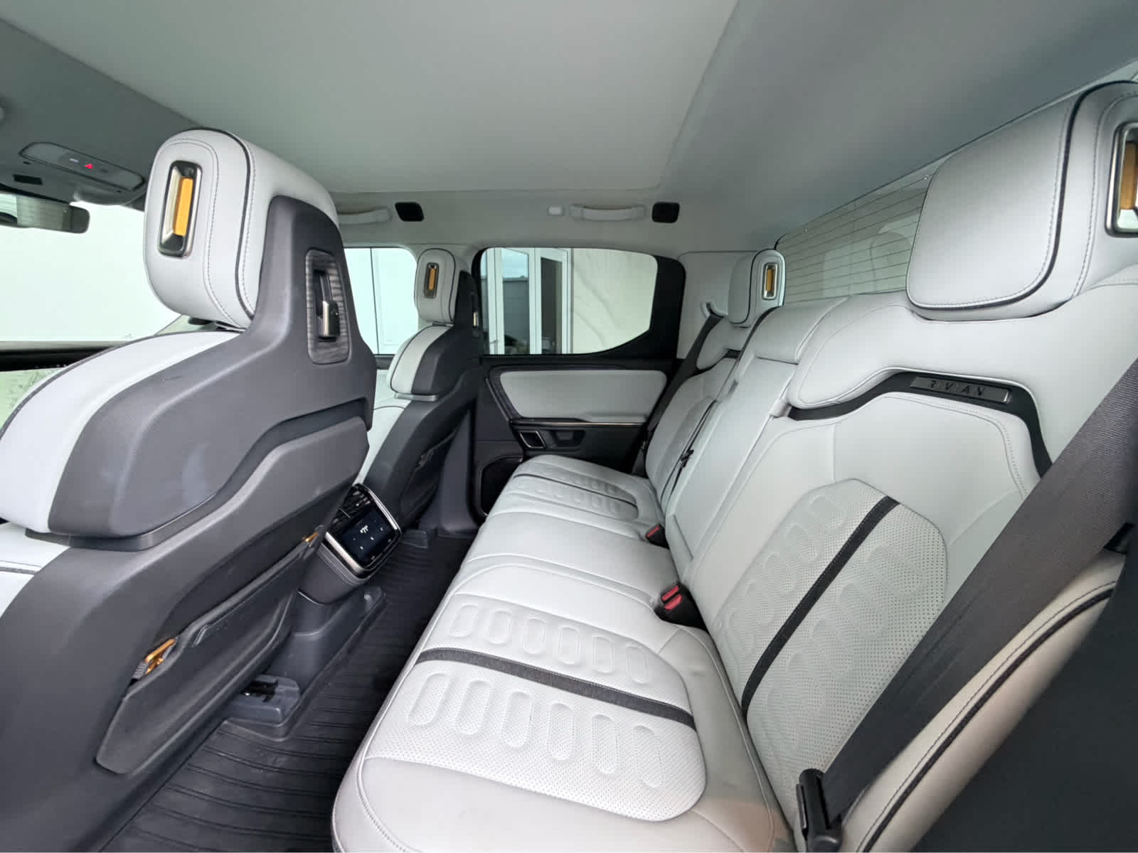 Used 2022 Forest Green Rivian Launch Edition image 28