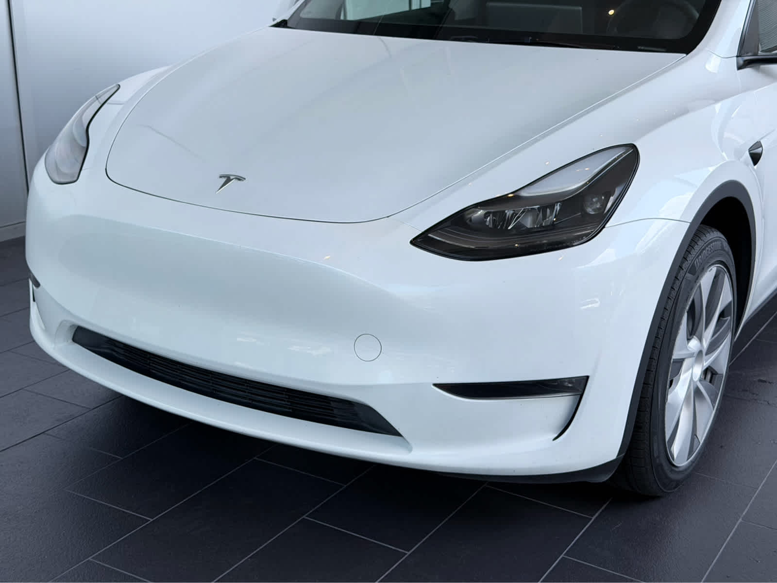 Used 2024 Pearl White Multi-Coat Tesla Long Range image 8