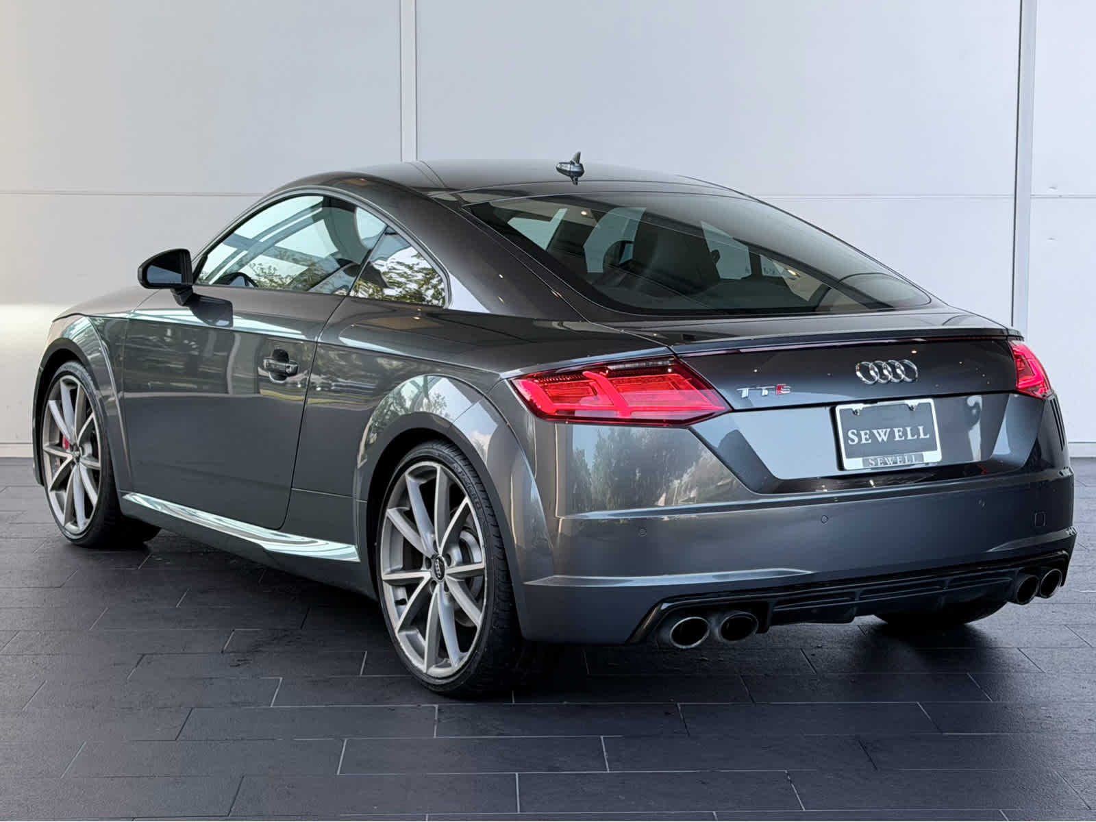 Used 2018  Audi NA image 6