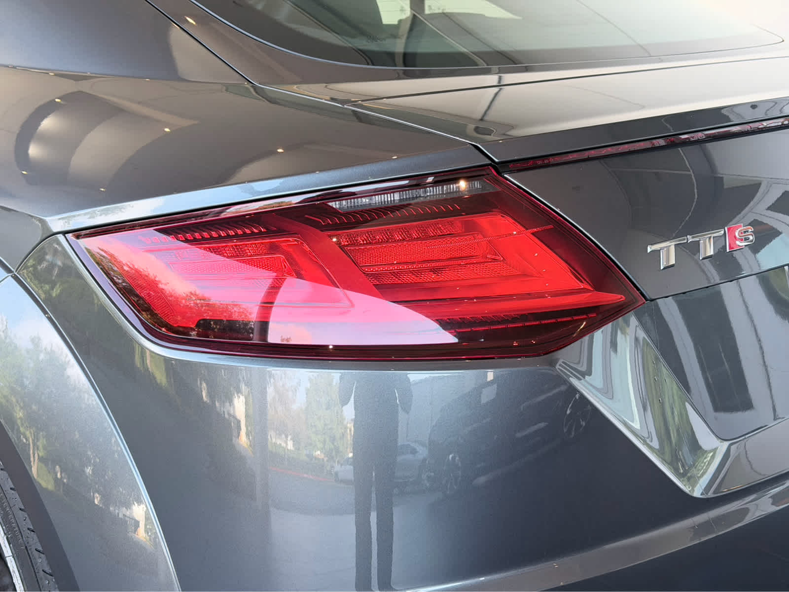 Used 2018  Audi NA image 11