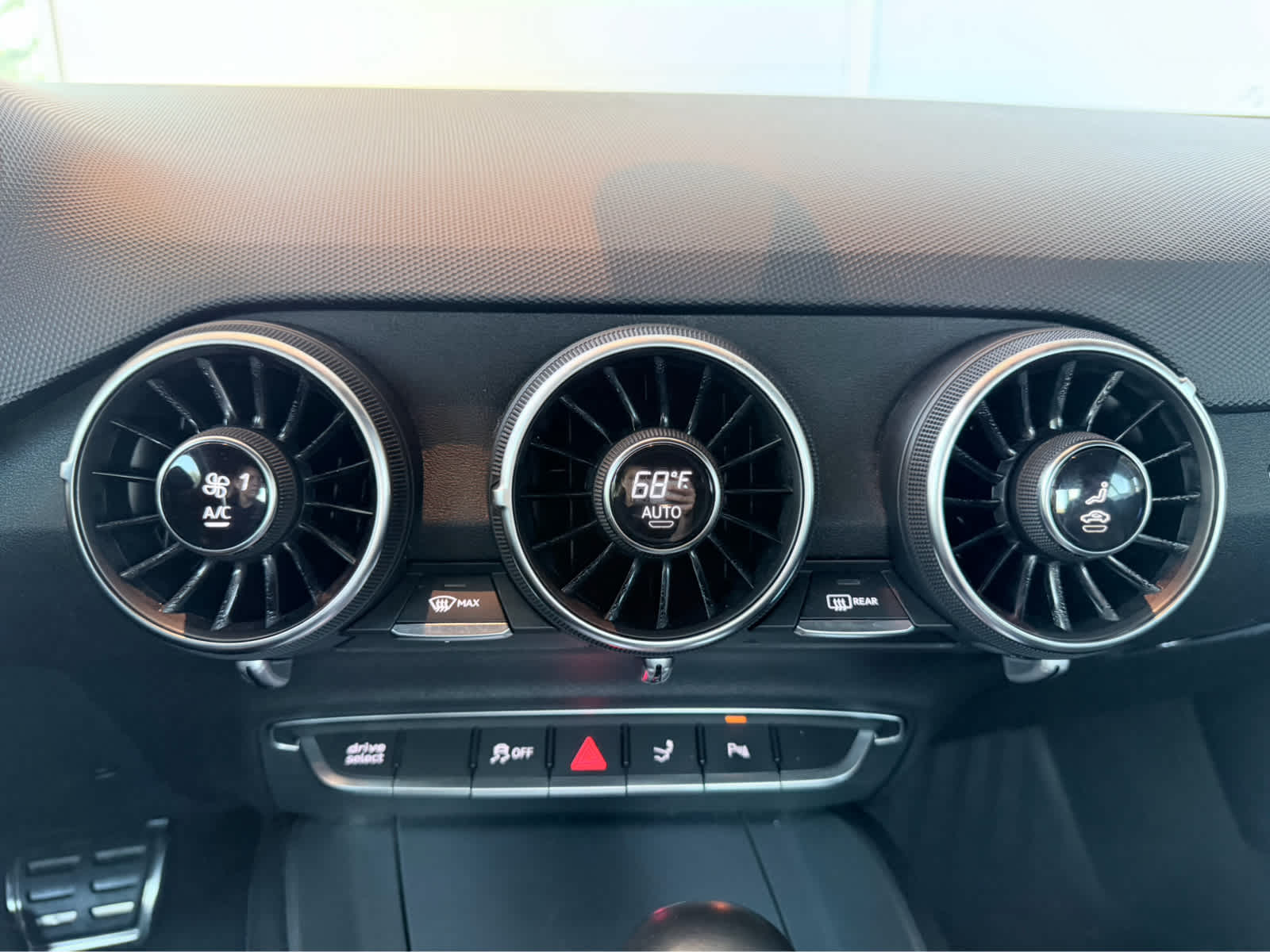 Used 2018  Audi NA image 18