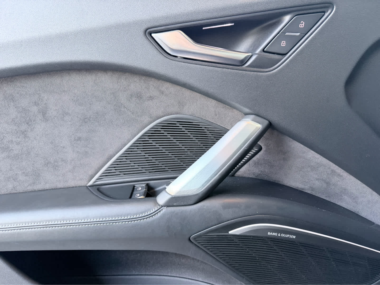 Used 2018  Audi NA image 21