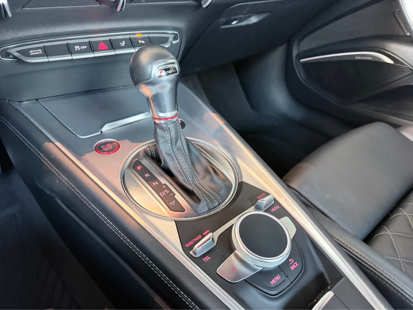 Used 2018  Audi NA image 19
