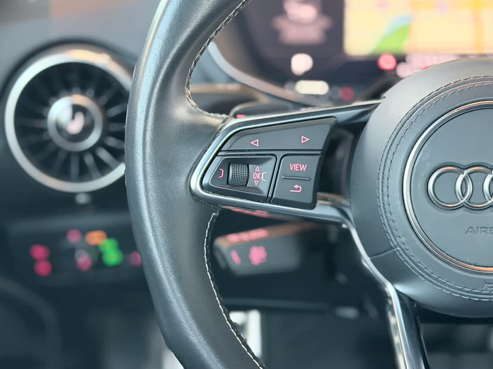 Used 2018  Audi NA image 26