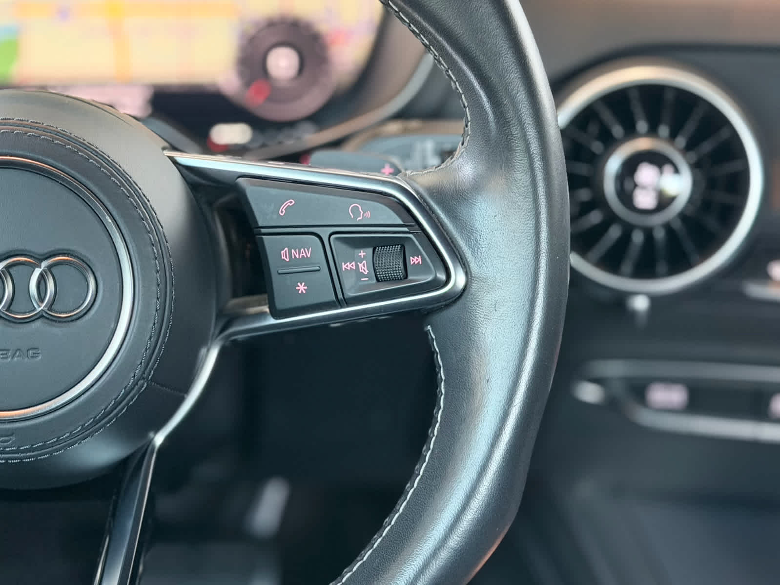 Used 2018  Audi NA image 27