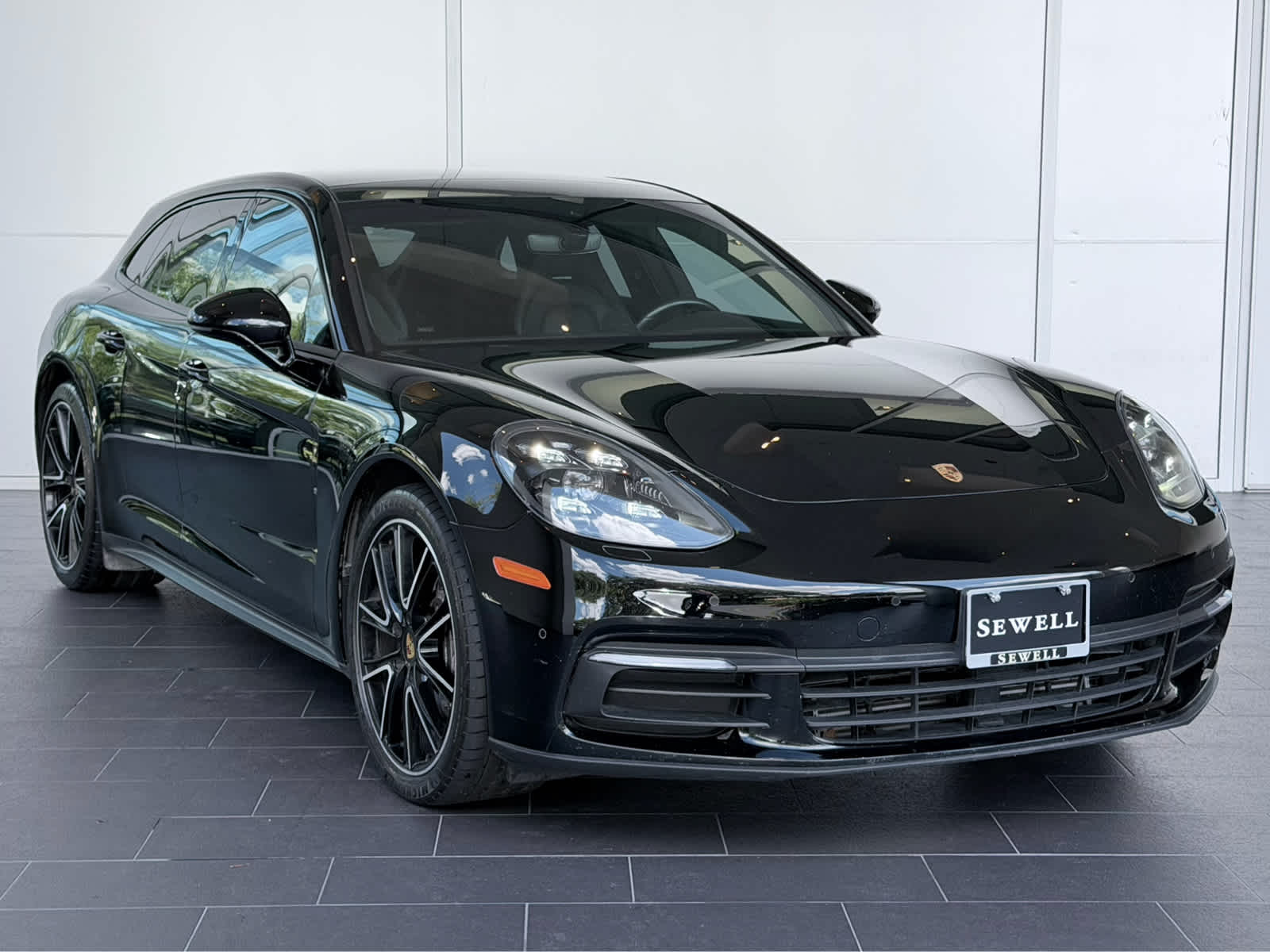 Used 2018 Black Porsche 4 image 3