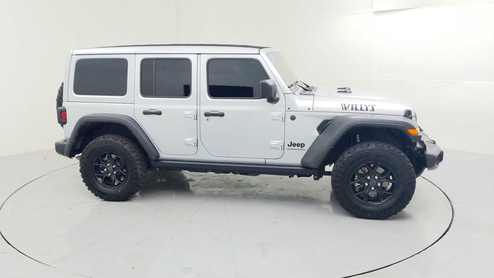 2024 Jeep Wrangler Willys - 11