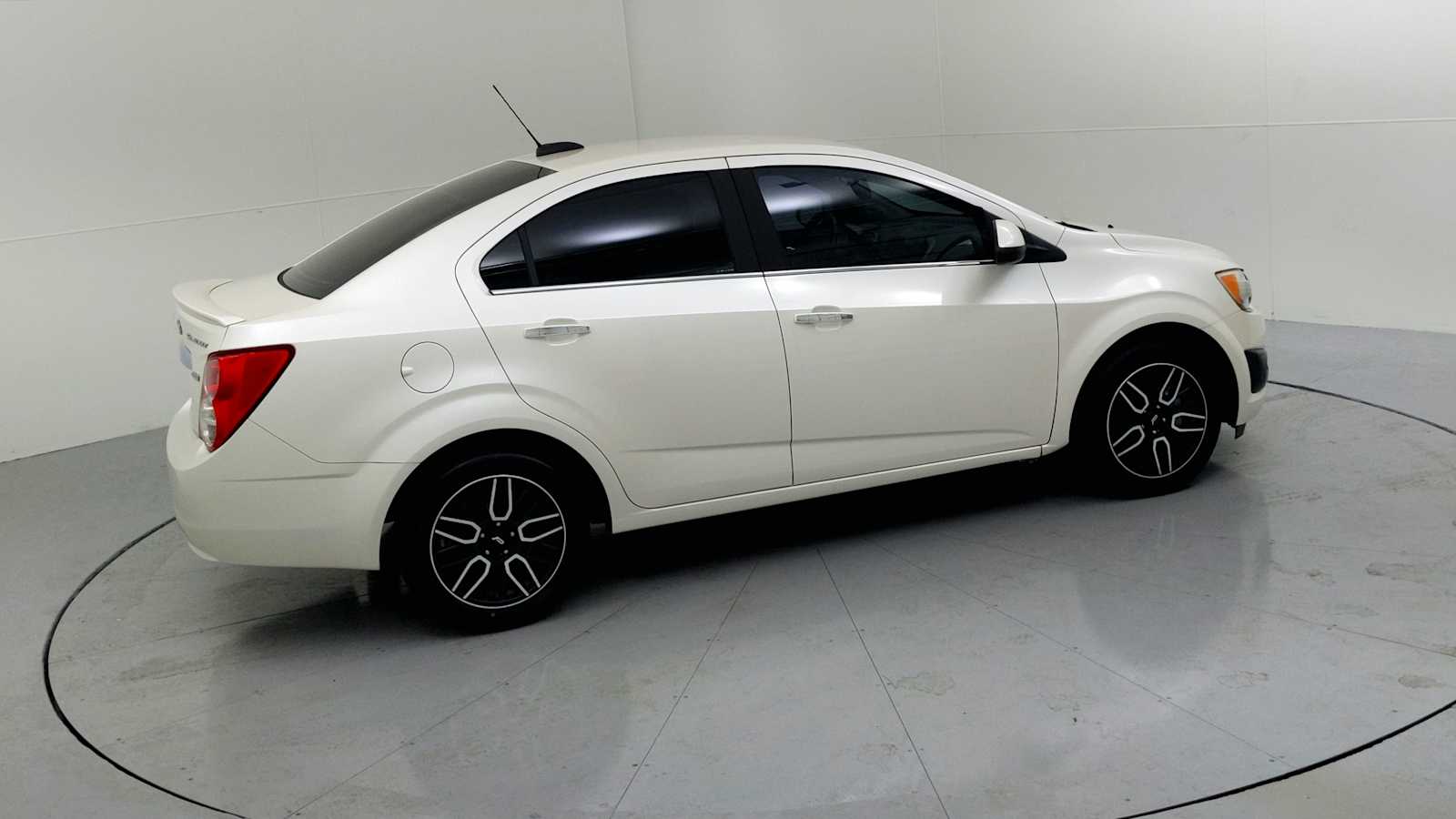 2015 Chevrolet Sonic LTZ - 10