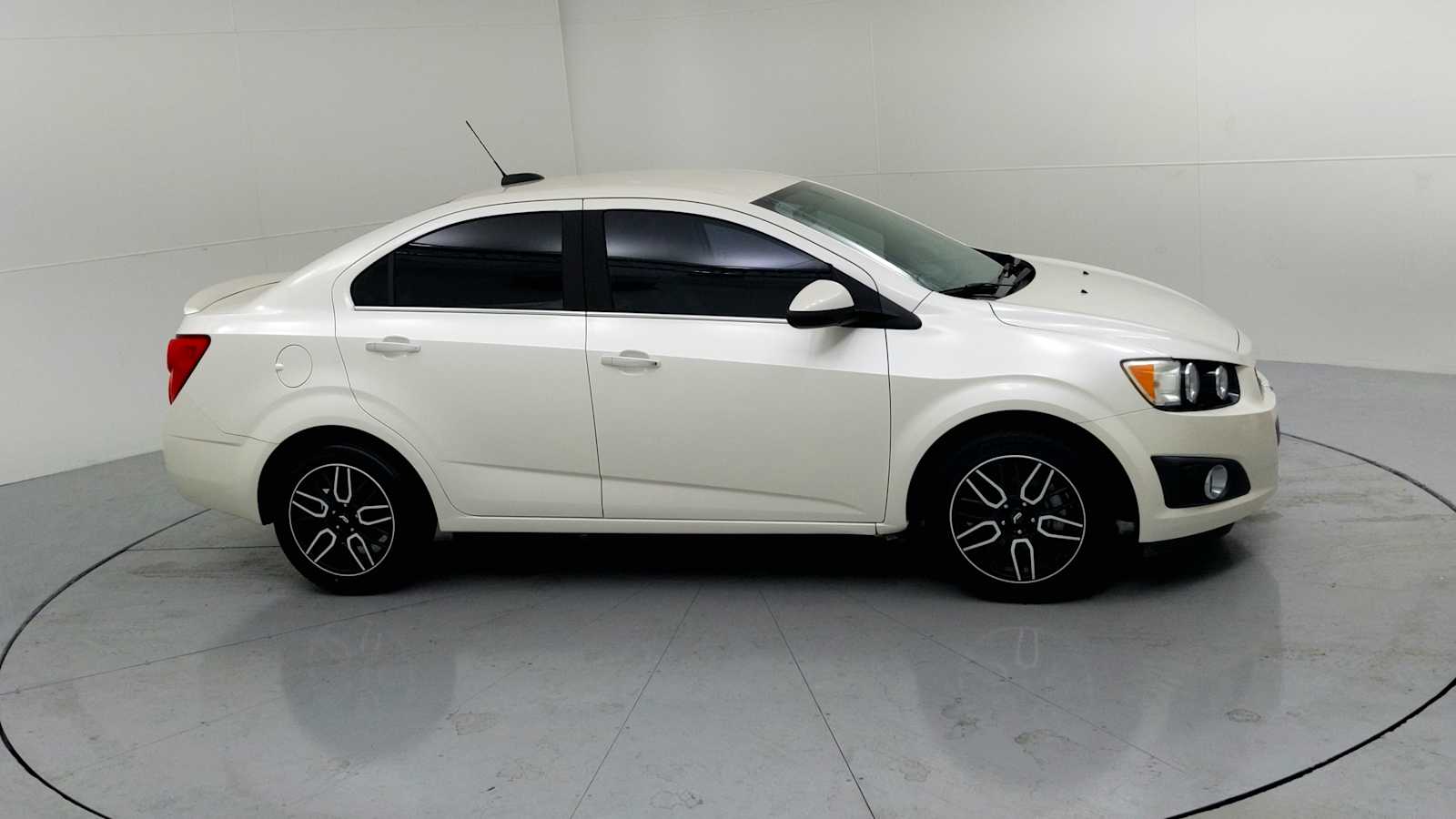 2015 Chevrolet Sonic LTZ - 11