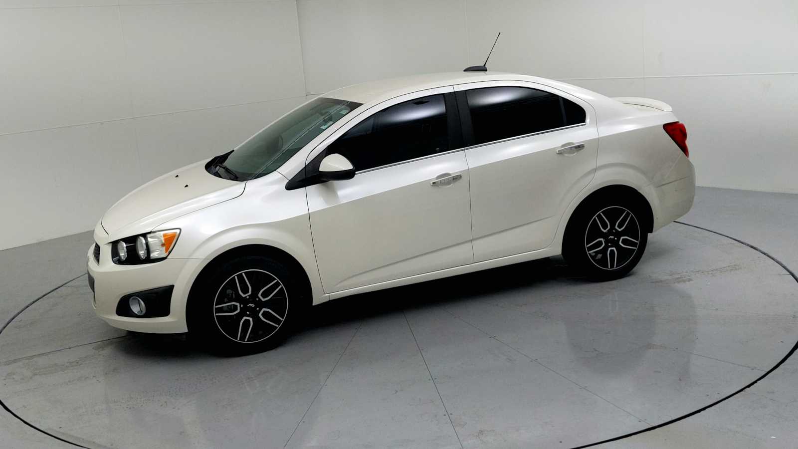 2015 Chevrolet Sonic LTZ - 4