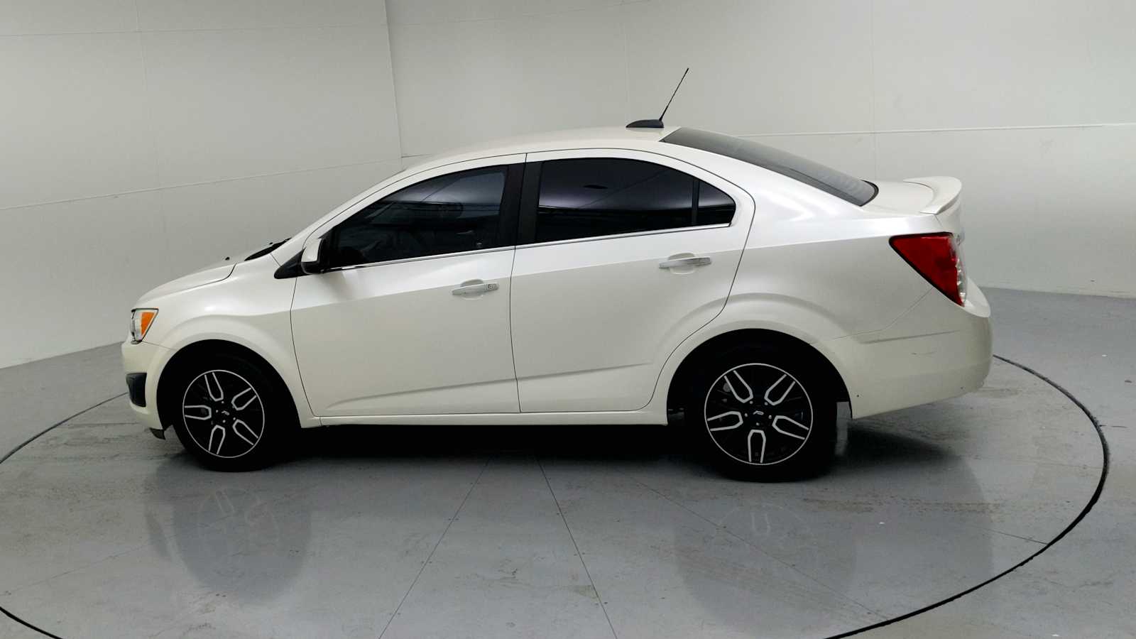 2015 Chevrolet Sonic LTZ - 5