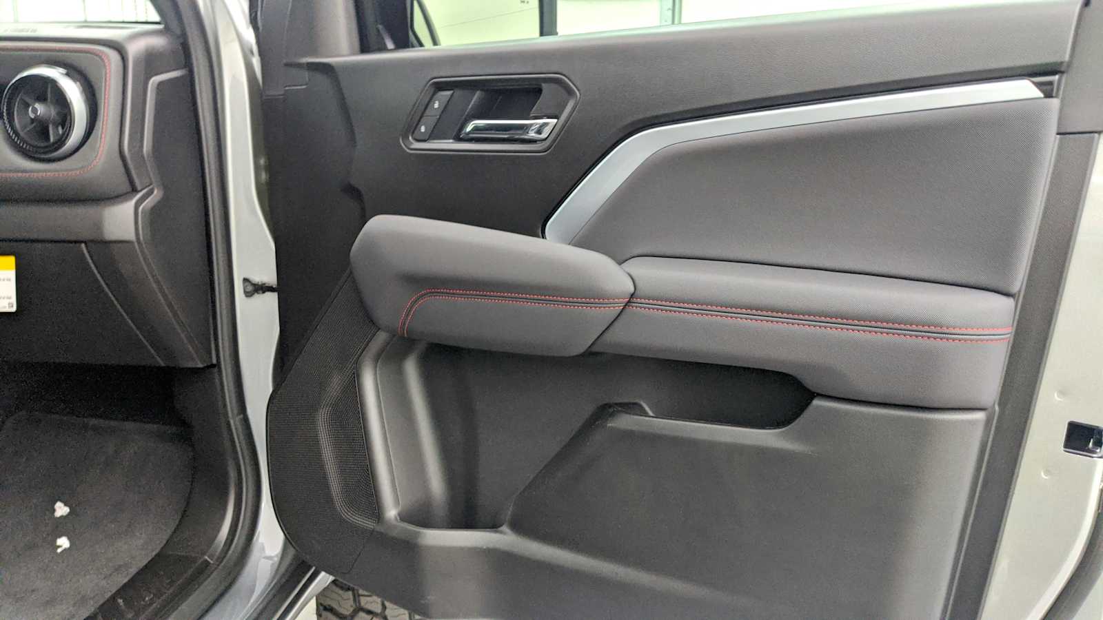 2026 Chevrolet Colorado 4WD Z71 Sterling Gray Metallic at Crews Chevrolet
