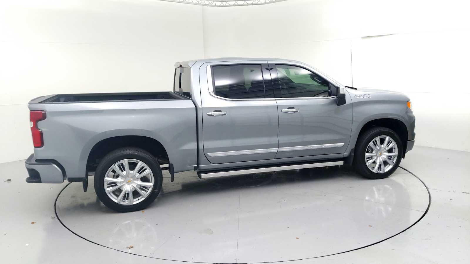 2026 Chevrolet Silverado 1500 High Country - 10