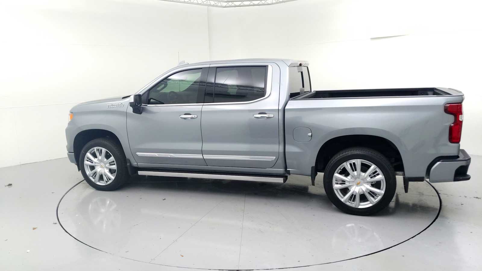 2026 Chevrolet Silverado 1500 High Country - 5