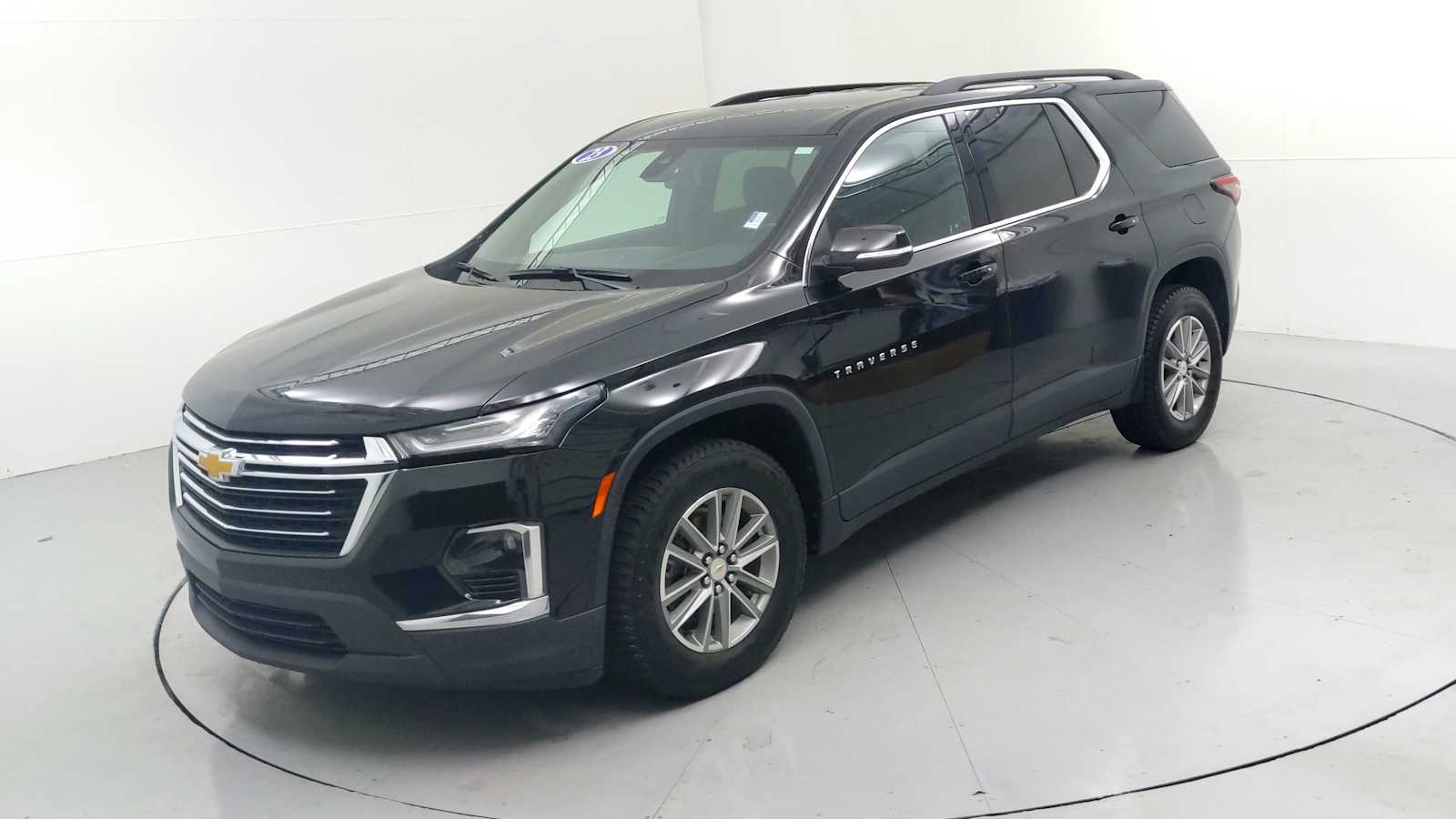 2023 Chevrolet Traverse LT Cloth - 3