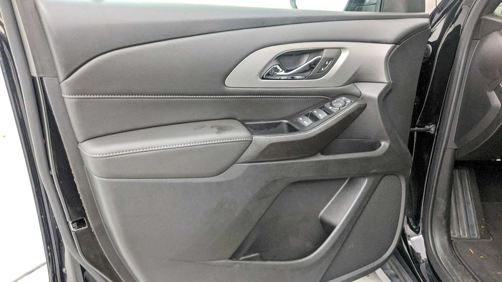 2023 Chevrolet Traverse LT Cloth Mosaic Black Metallic at Ravenel Ford