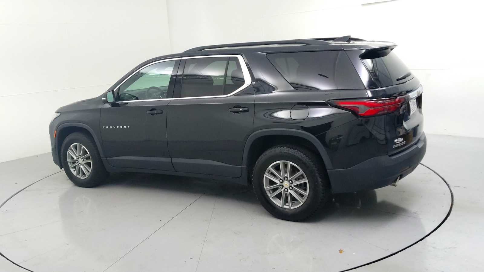 2023 Chevrolet Traverse LT Cloth - 6