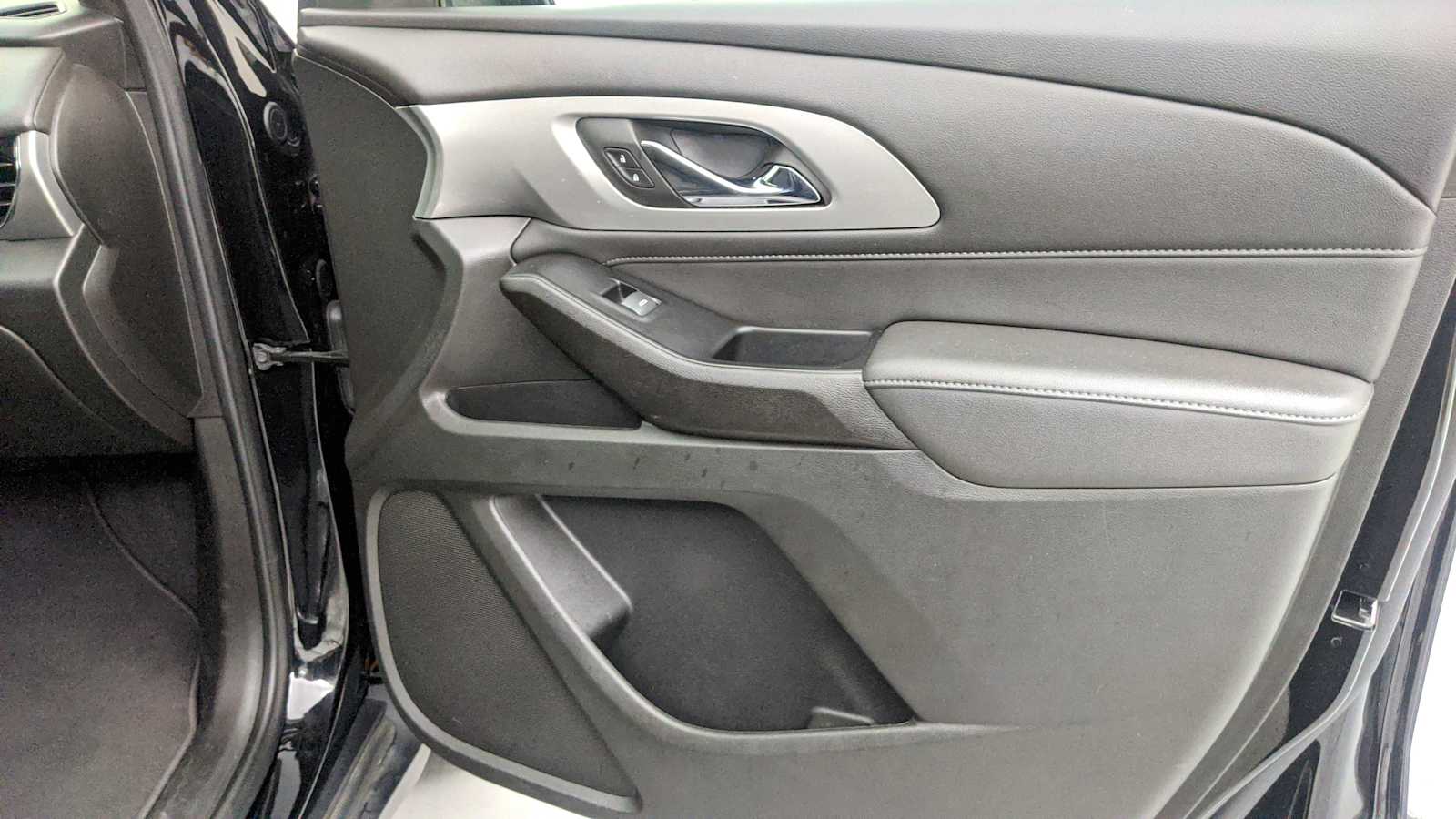 2023 Chevrolet Traverse LT Cloth Mosaic Black Metallic at Ravenel Ford