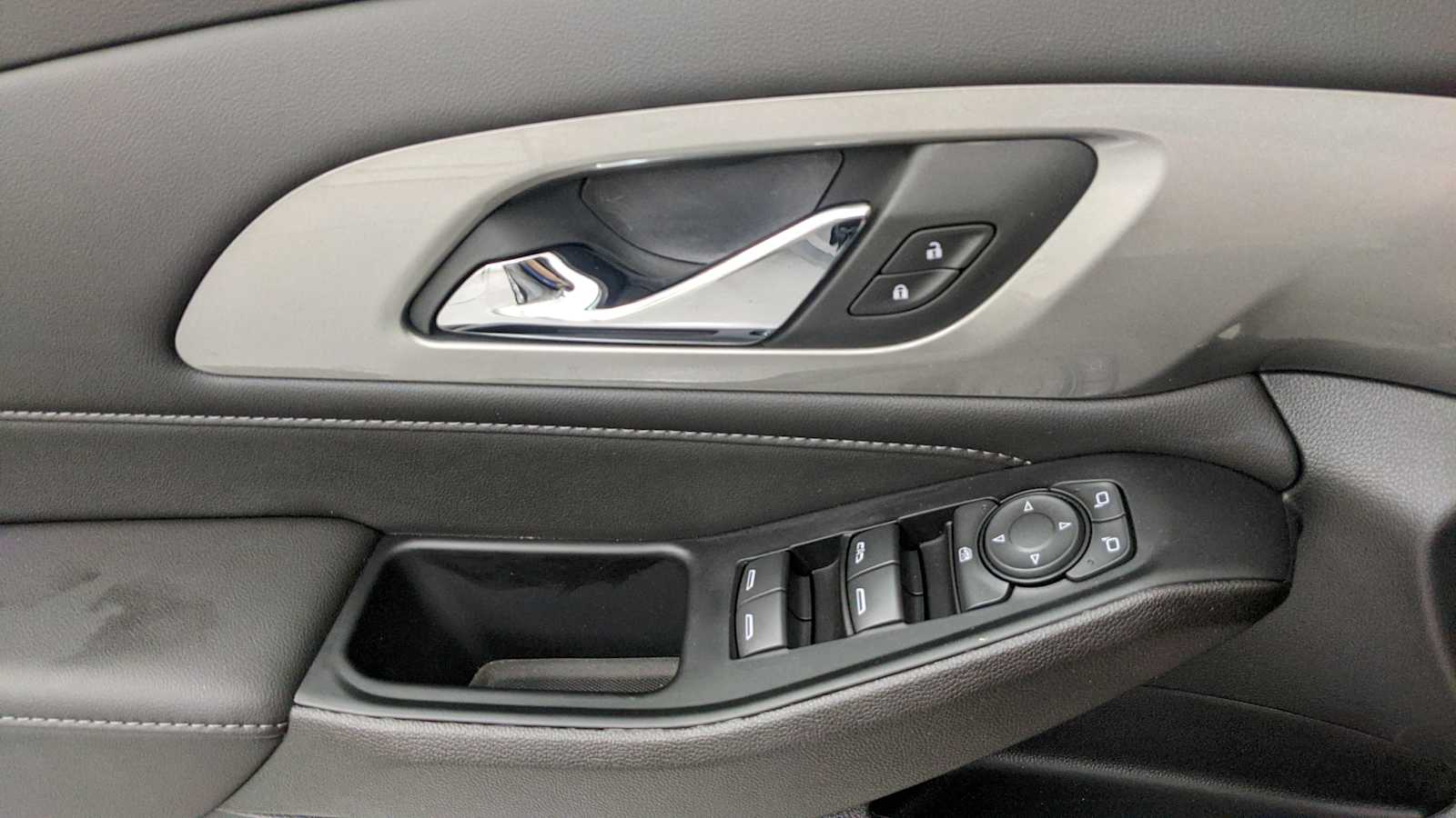 2023 Chevrolet Traverse LT Cloth Mosaic Black Metallic at Ravenel Ford