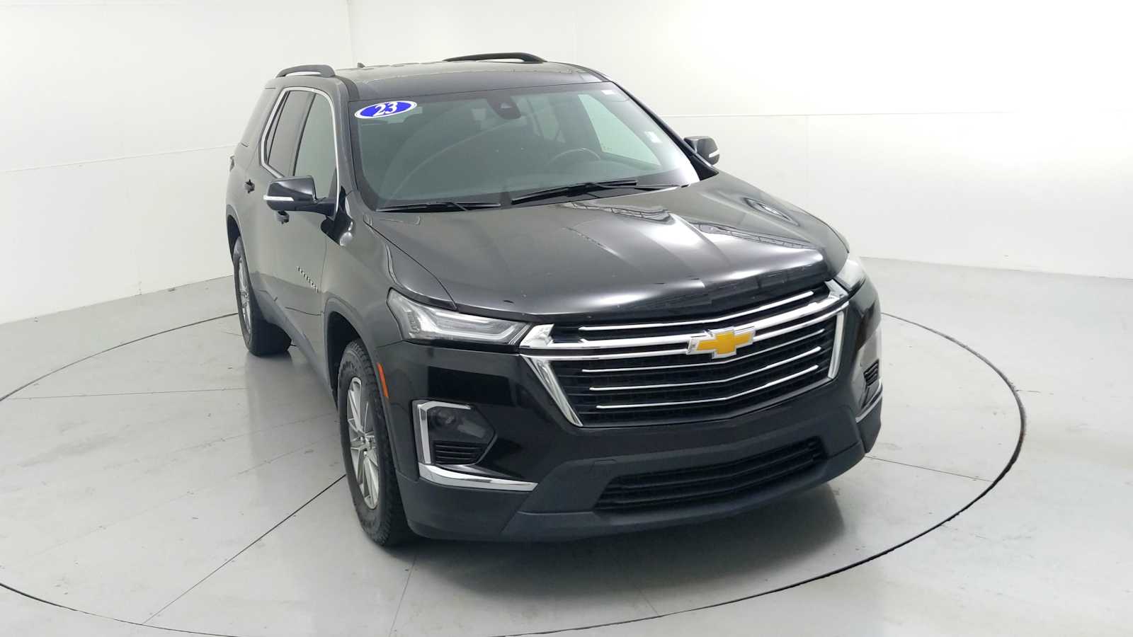 2023 Chevrolet Traverse LT Cloth - 1