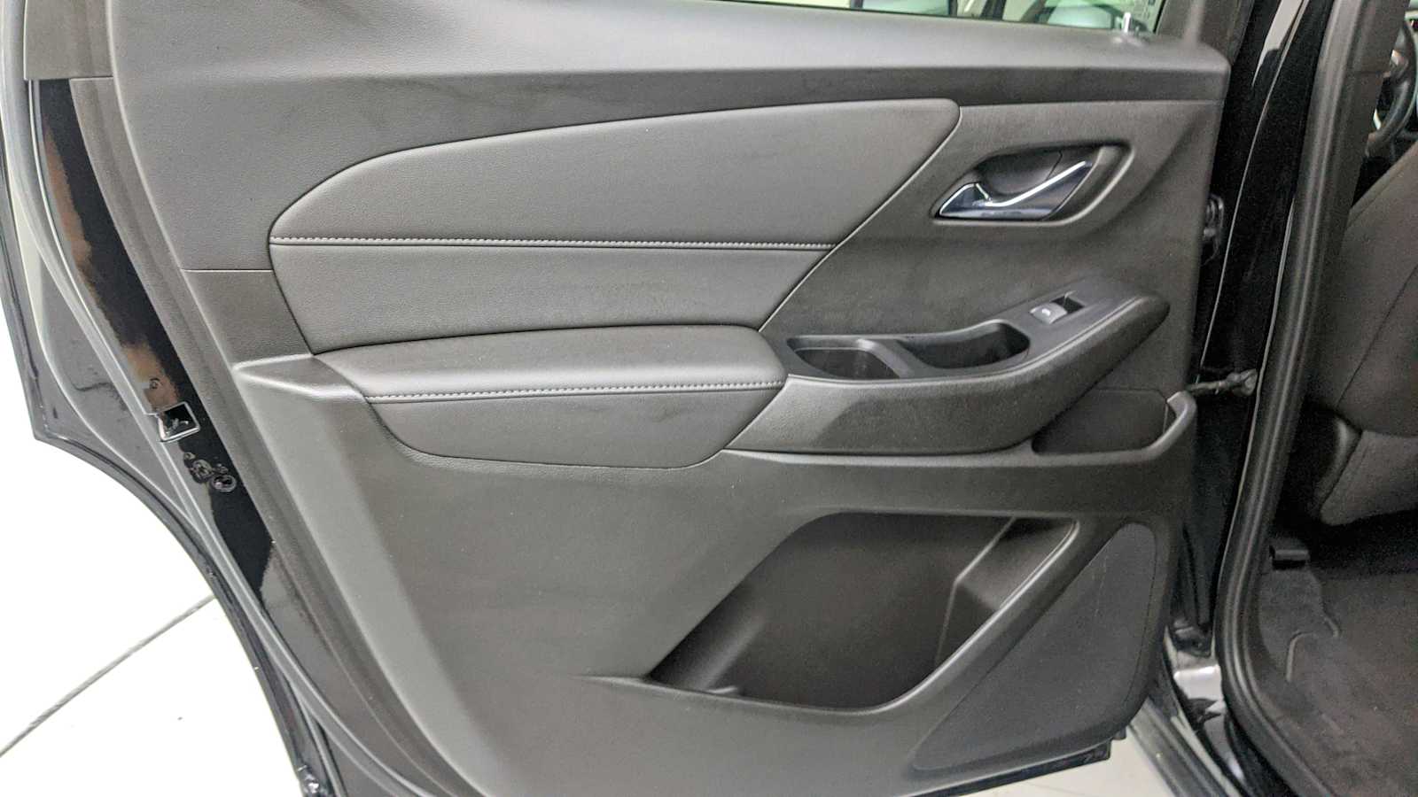 2023 Chevrolet Traverse LT Cloth Mosaic Black Metallic at Ravenel Ford