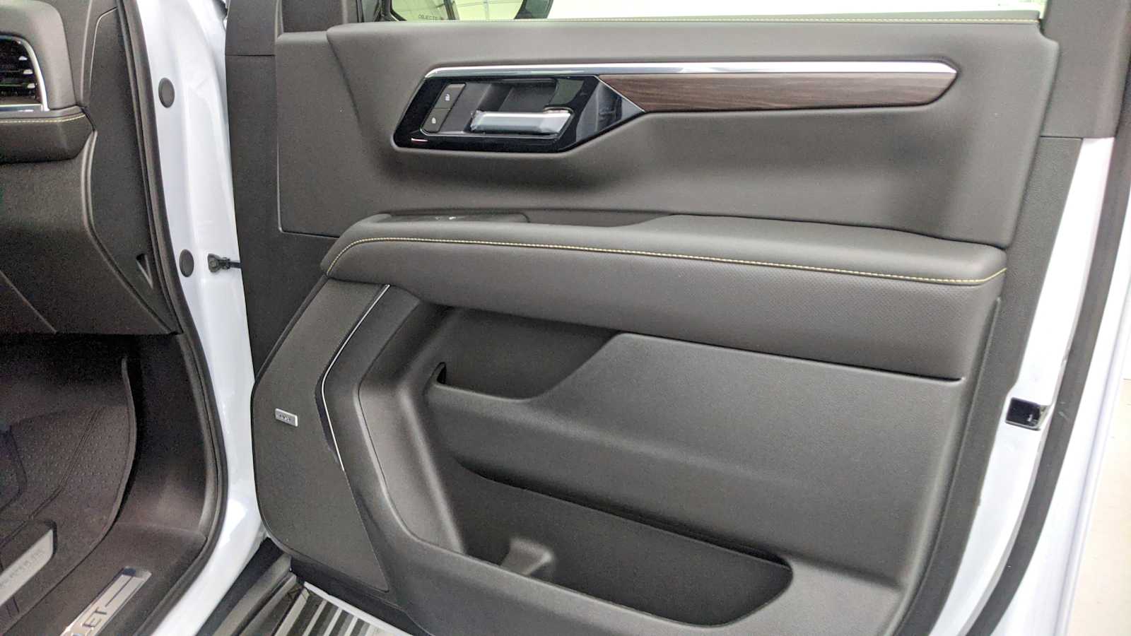 2026 Chevrolet Suburban Premier Polar White Tricoat at Crews Chevrolet