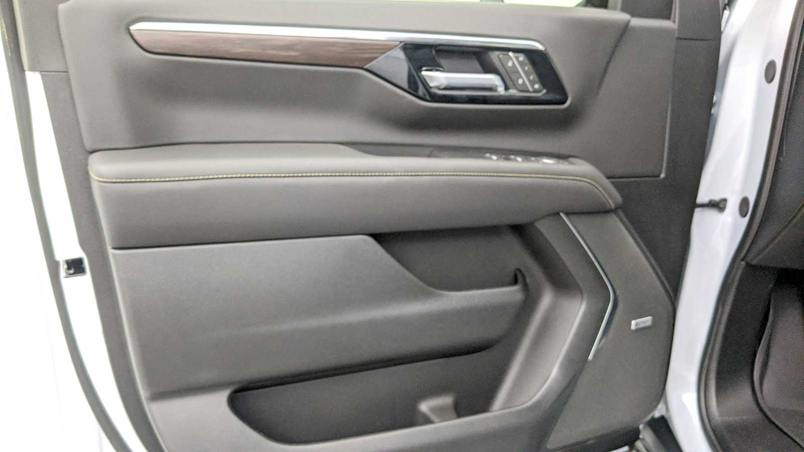 2026 Chevrolet Suburban Premier Polar White Tricoat at Crews Chevrolet
