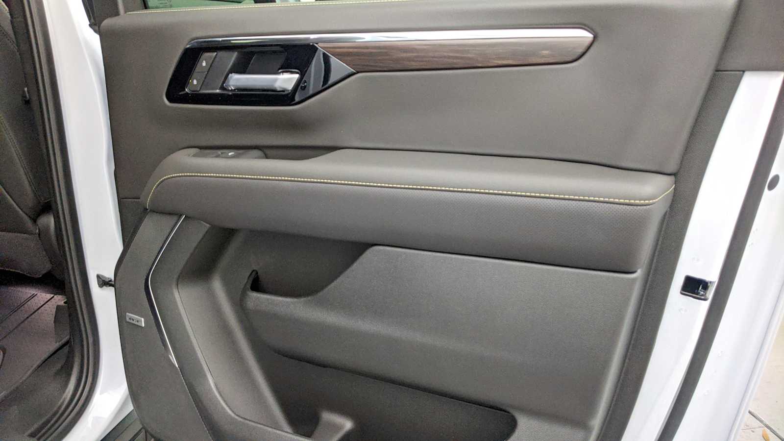 2026 Chevrolet Suburban Premier Polar White Tricoat at Crews Chevrolet