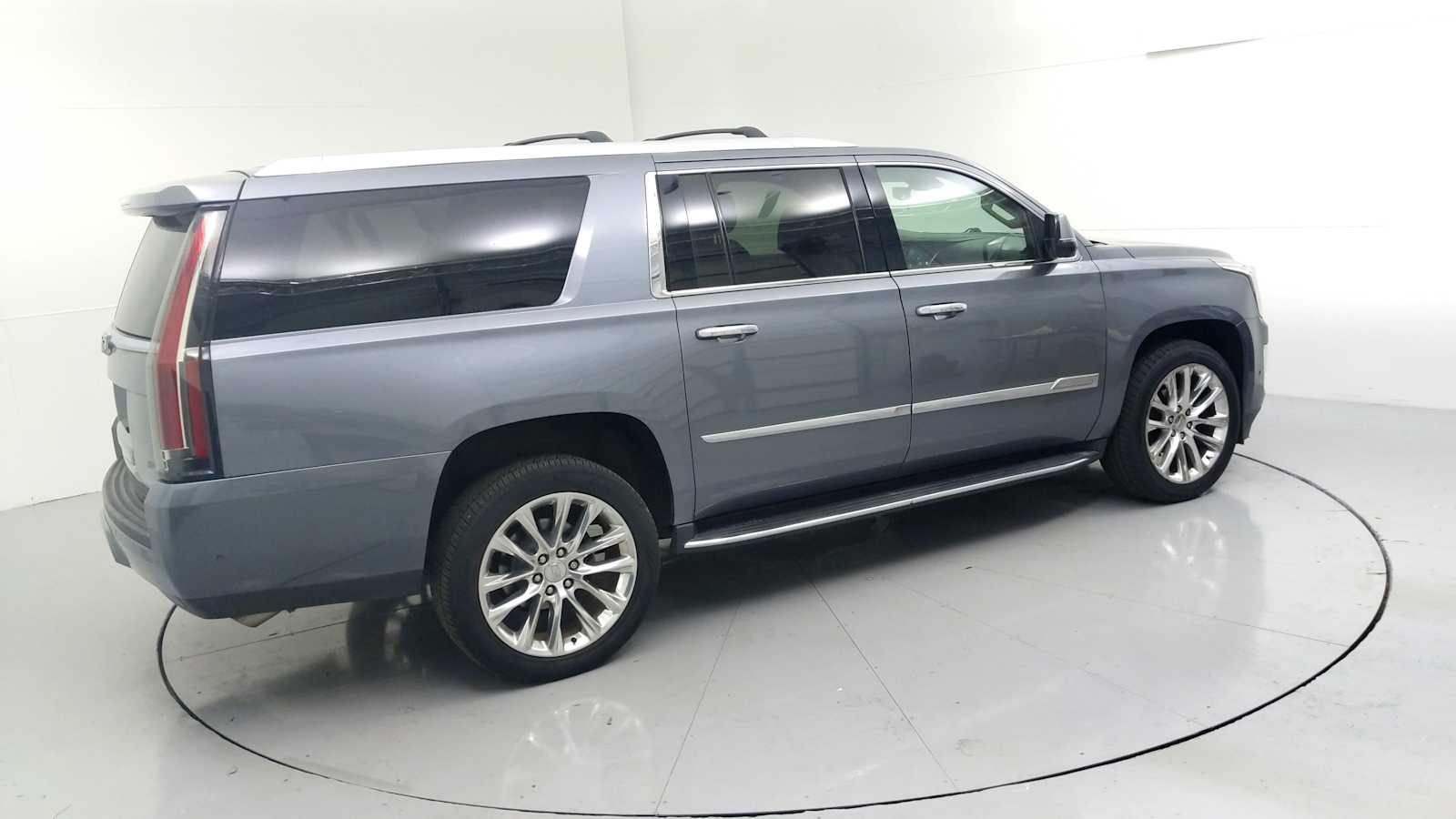 2019 Cadillac Escalade ESV Luxury - 3