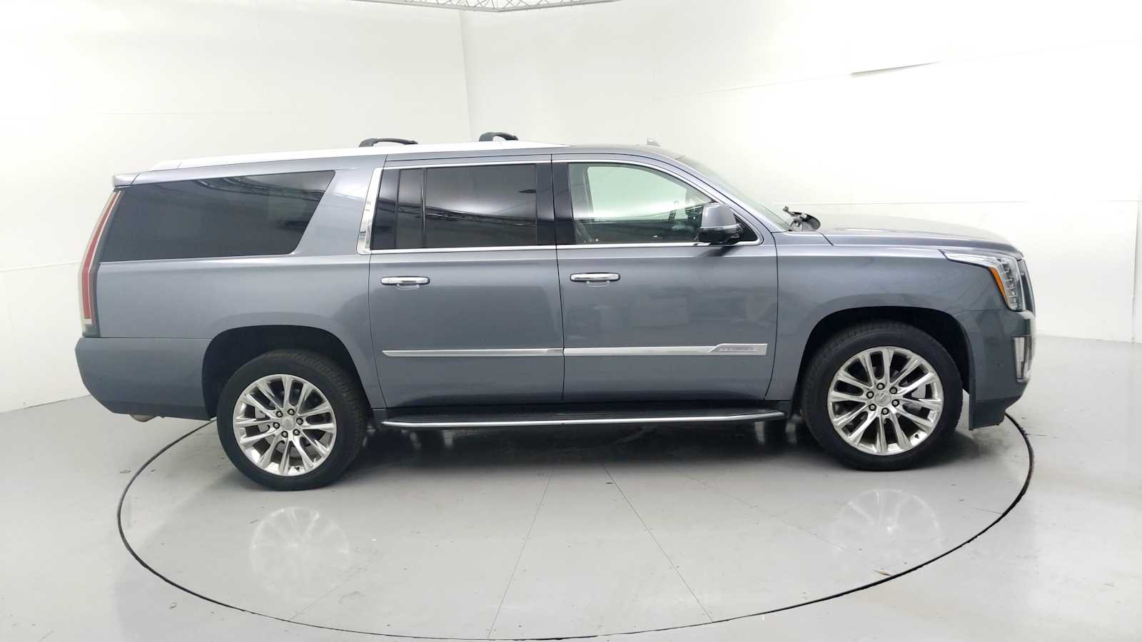 2019 Cadillac Escalade ESV Luxury - 4