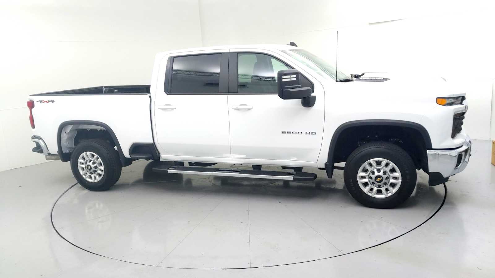 2025 Chevrolet Silverado 2500HD LT - 11