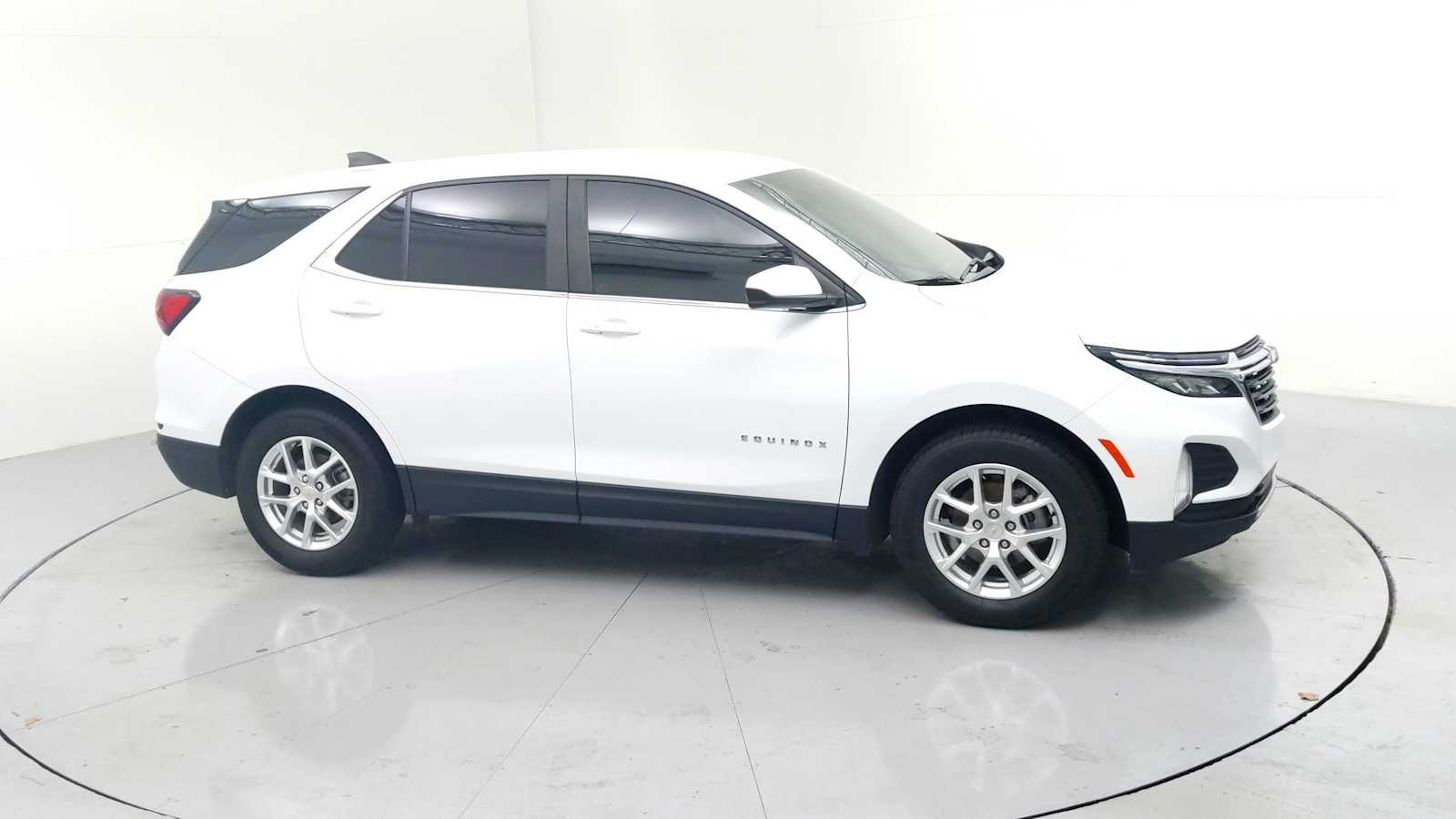 2022 Chevrolet Equinox LT - 11
