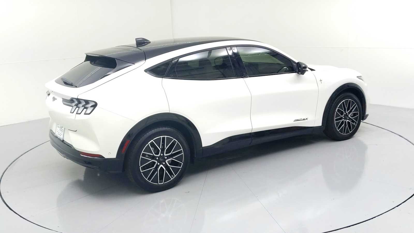 2024 Ford Mustang Mach-E Premium - 9