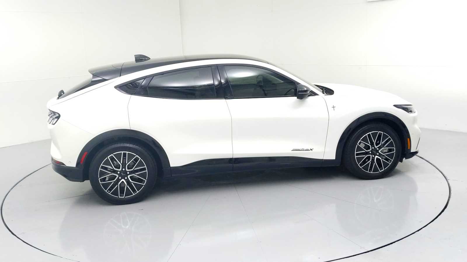 2024 Ford Mustang Mach-E Premium - 10