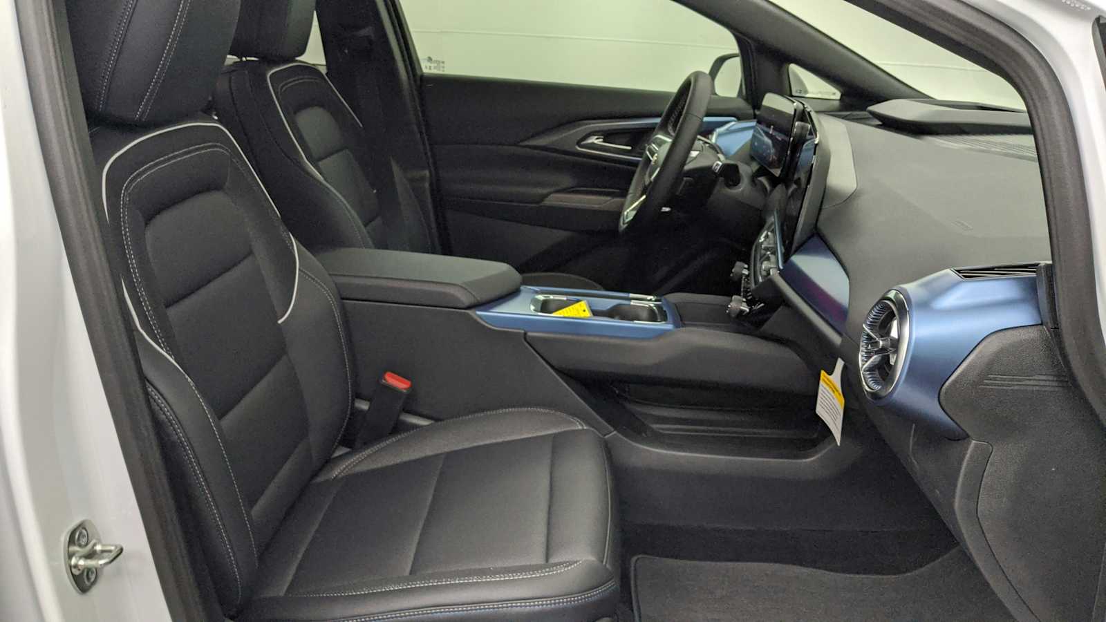 2026 Chevrolet Equinox EV LT2 w/PDE SUMMIT WHT at Crews Chevrolet