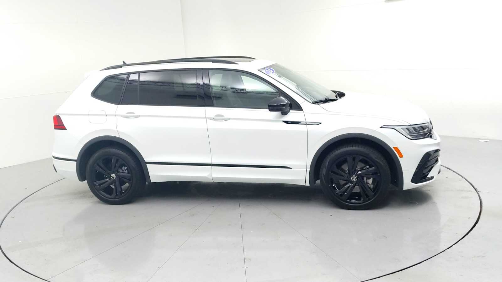 2024 Volkswagen Tiguan SE R-Line Black - 11