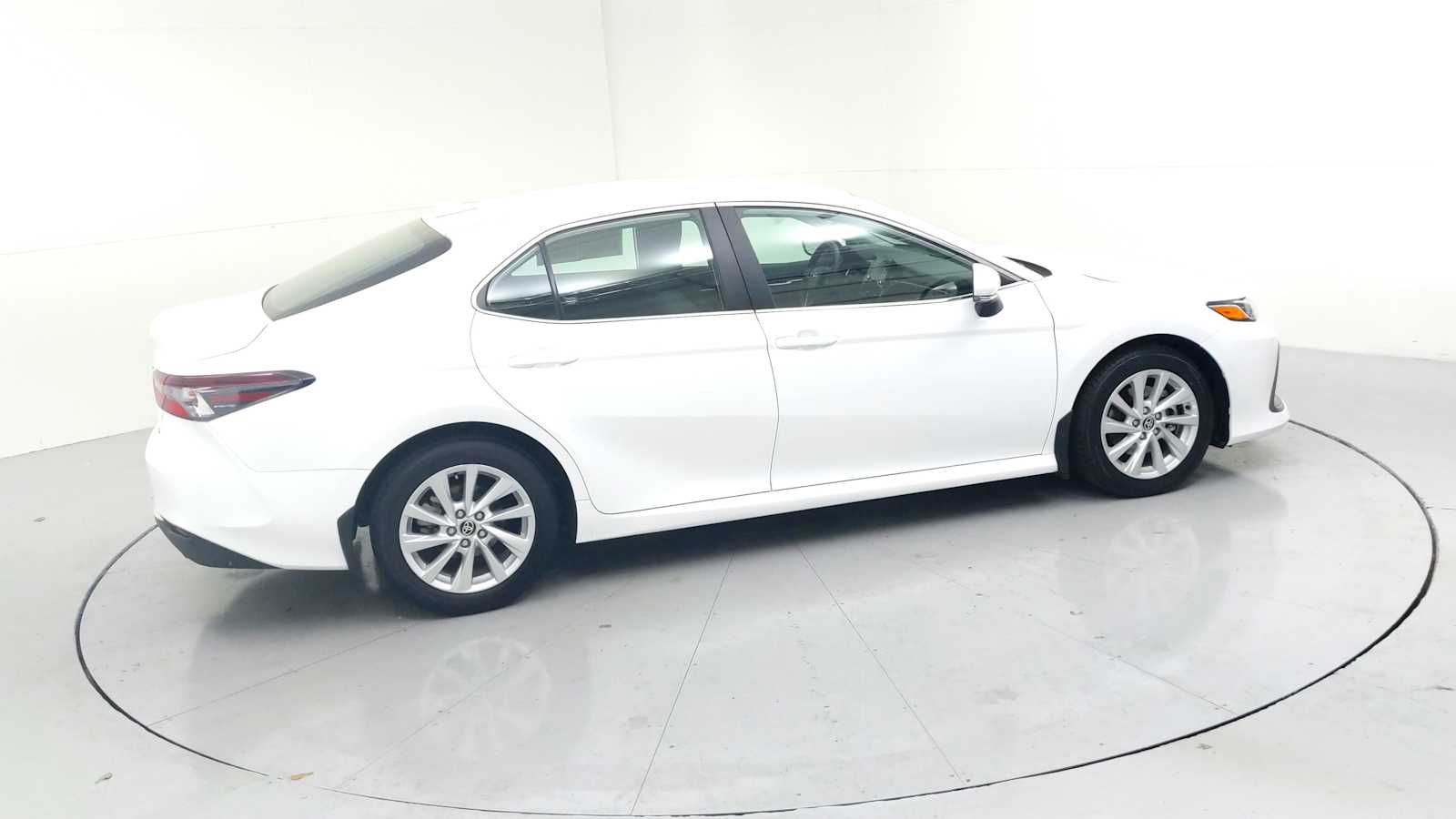 2024 Toyota Camry LE - 10