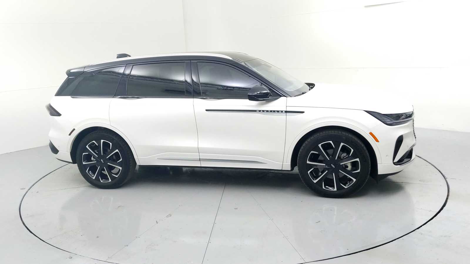 2024 Lincoln Nautilus Reserve - 11