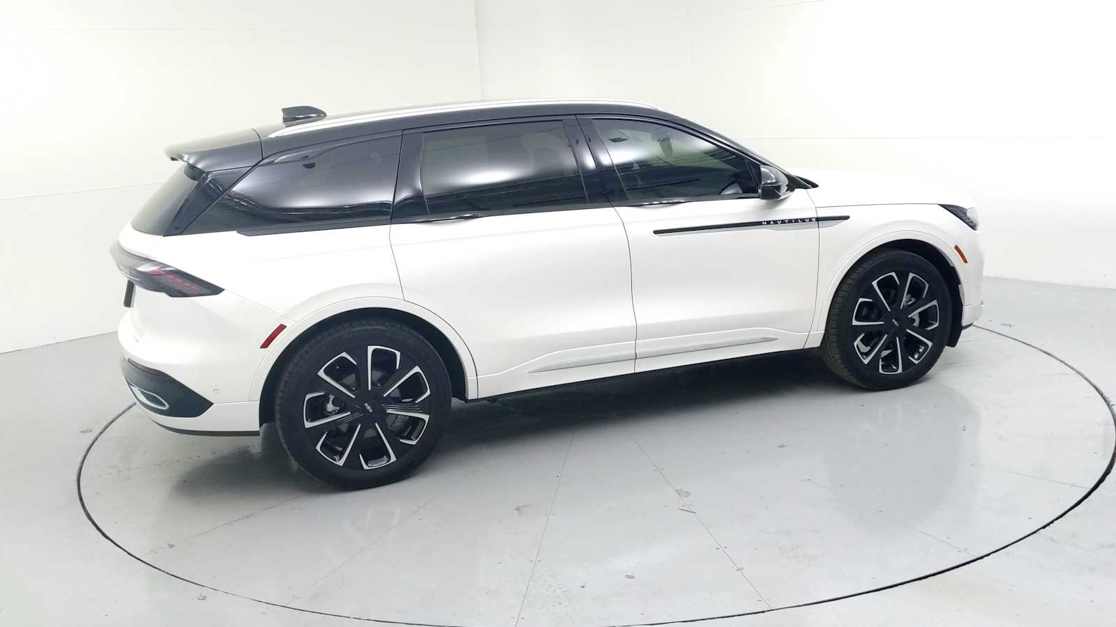 2024 Lincoln Nautilus Reserve - 10