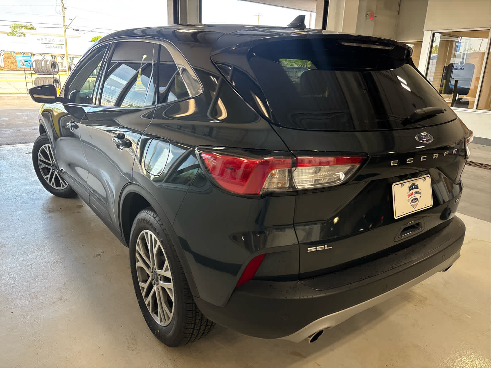 View vehicle photo 5