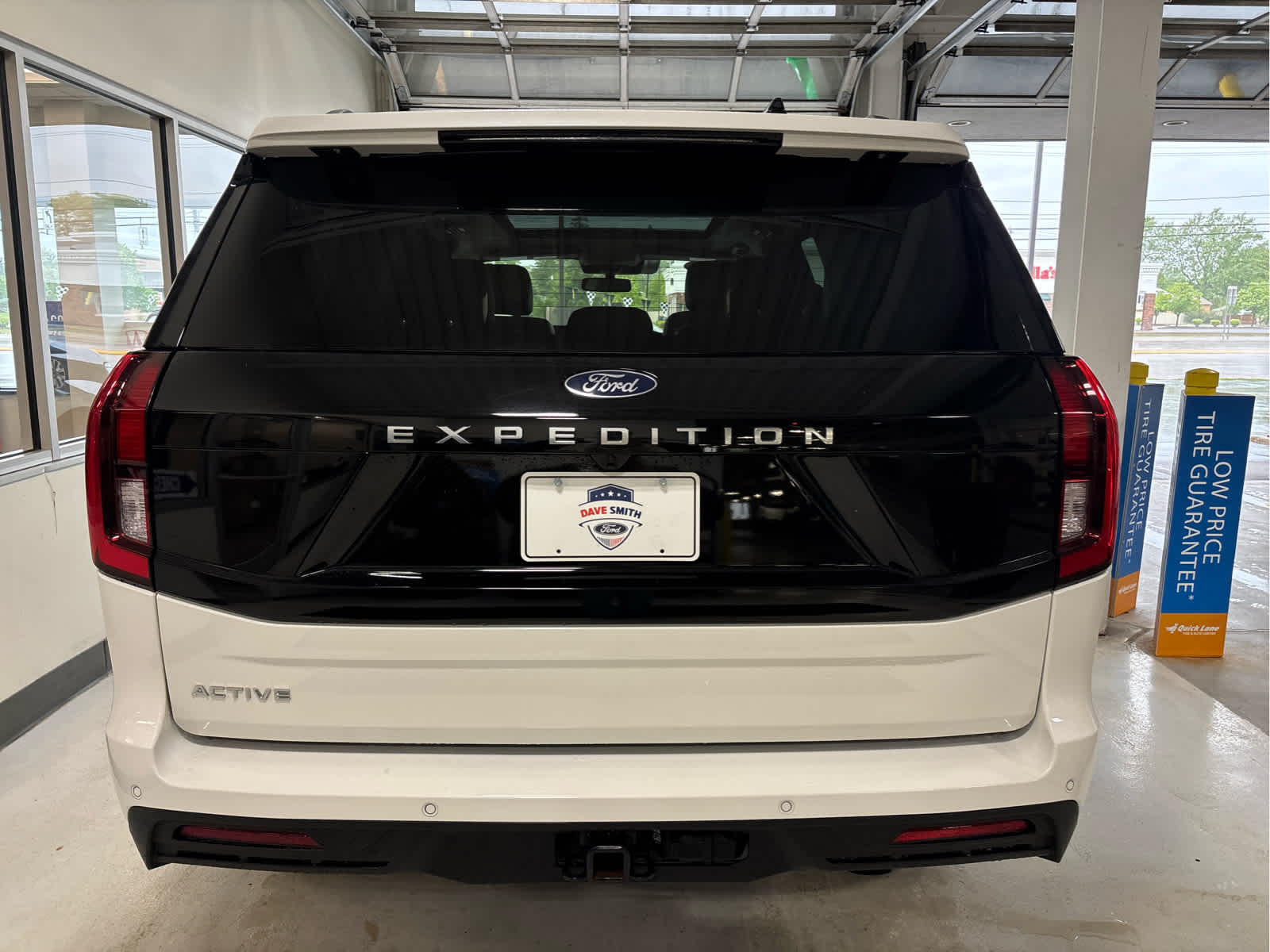 View vehicle photo 7
