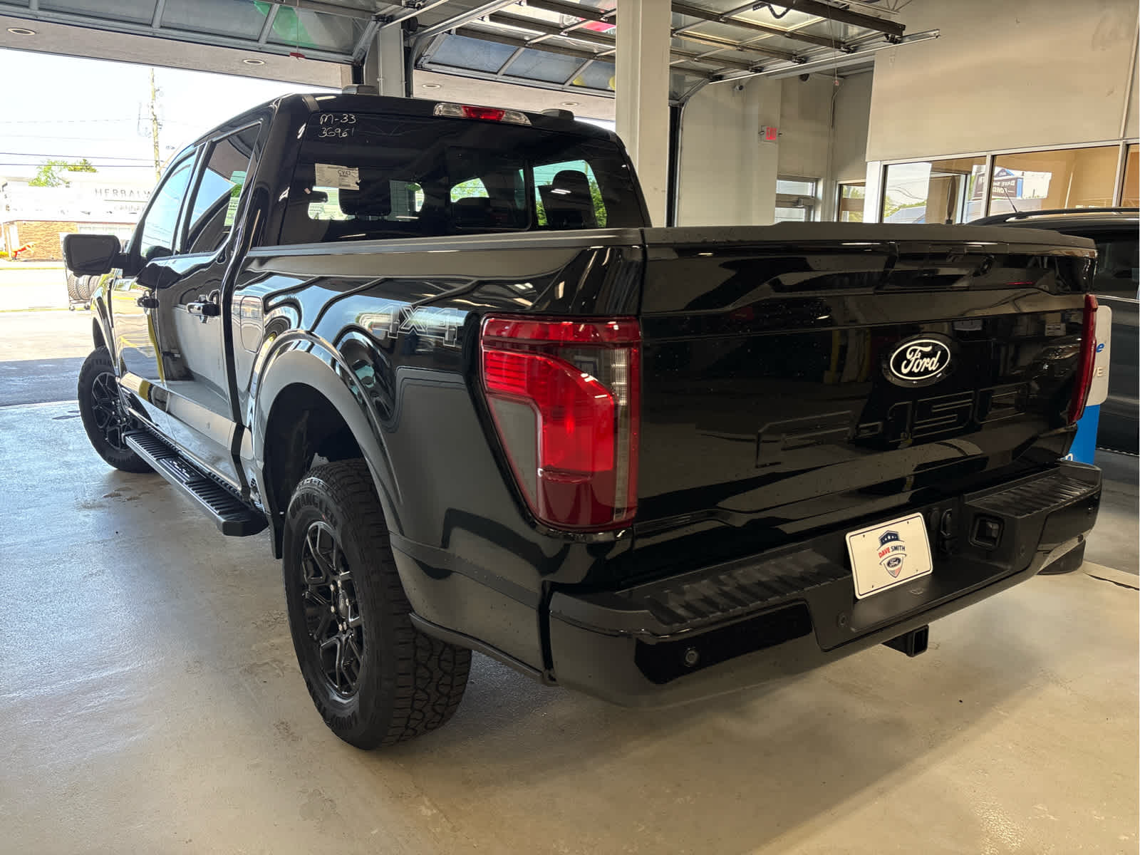 View vehicle photo 5
